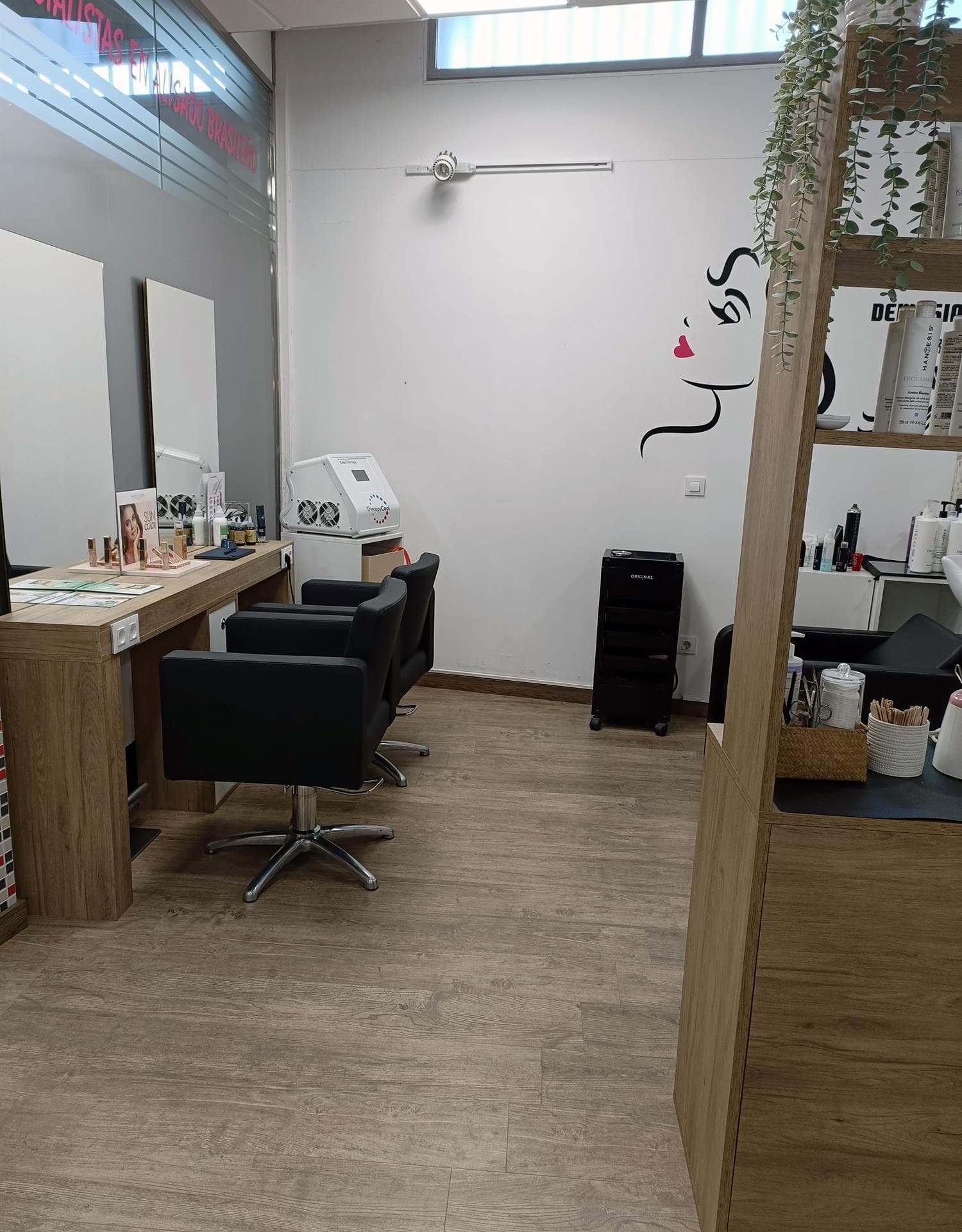 Salón de peluquería en Ponteareas
